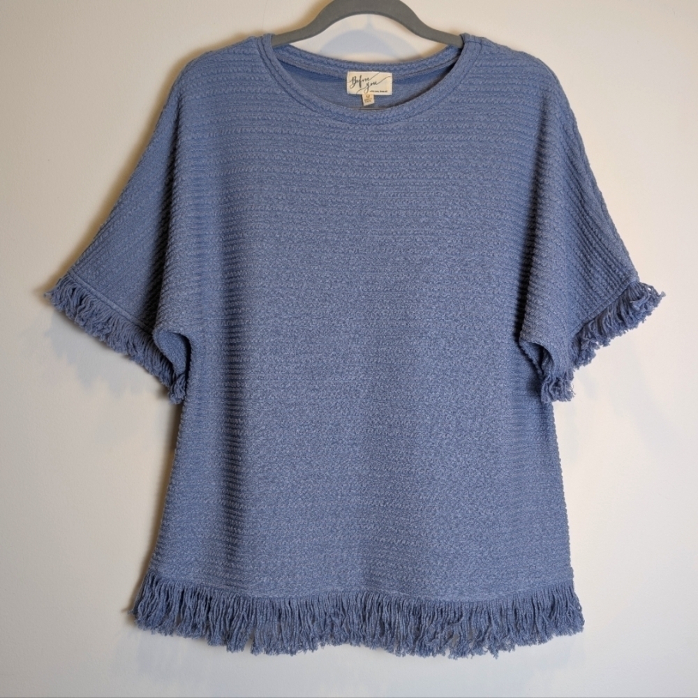 Dusty Blue Textured Fringe Short Sleeve Shirt Size Medium